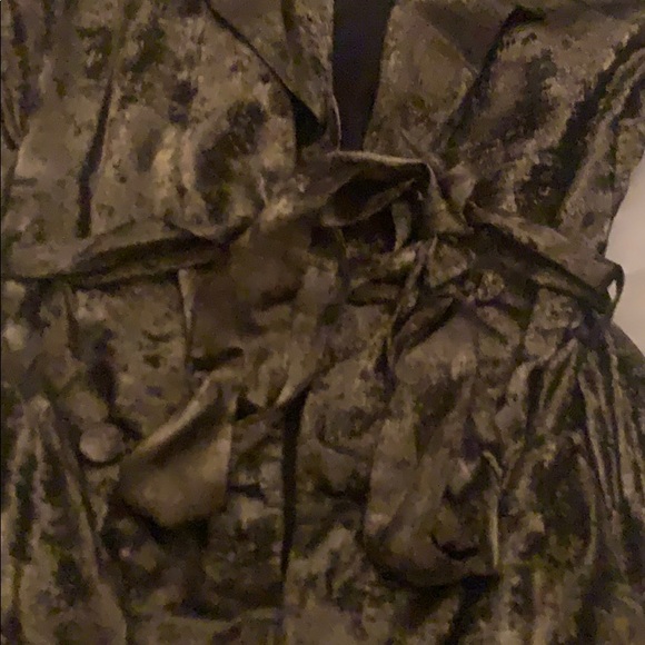 L’Academie Shimmery Gold Romper New - Picture 2 of 8